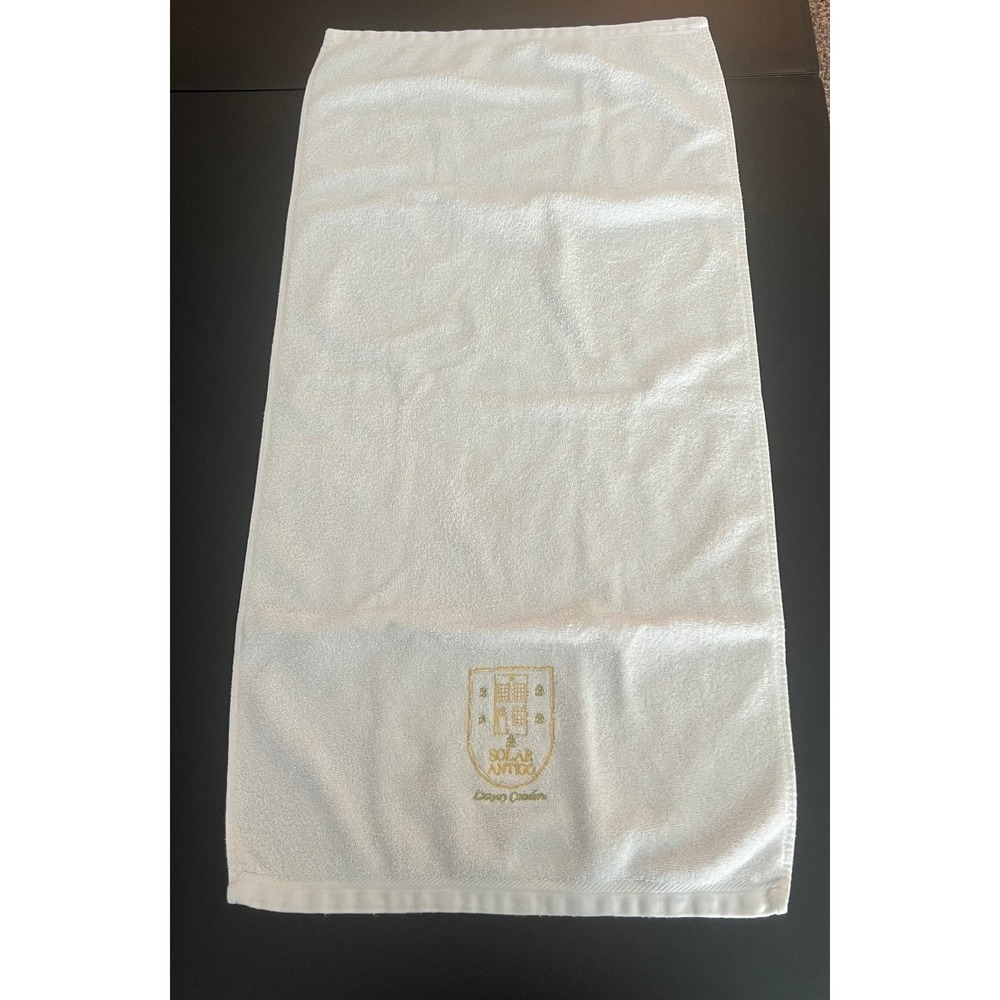 BGEUROPE Solar Antigo Luxury Coimbra White Gold Embroidered Hand Towel (1143)